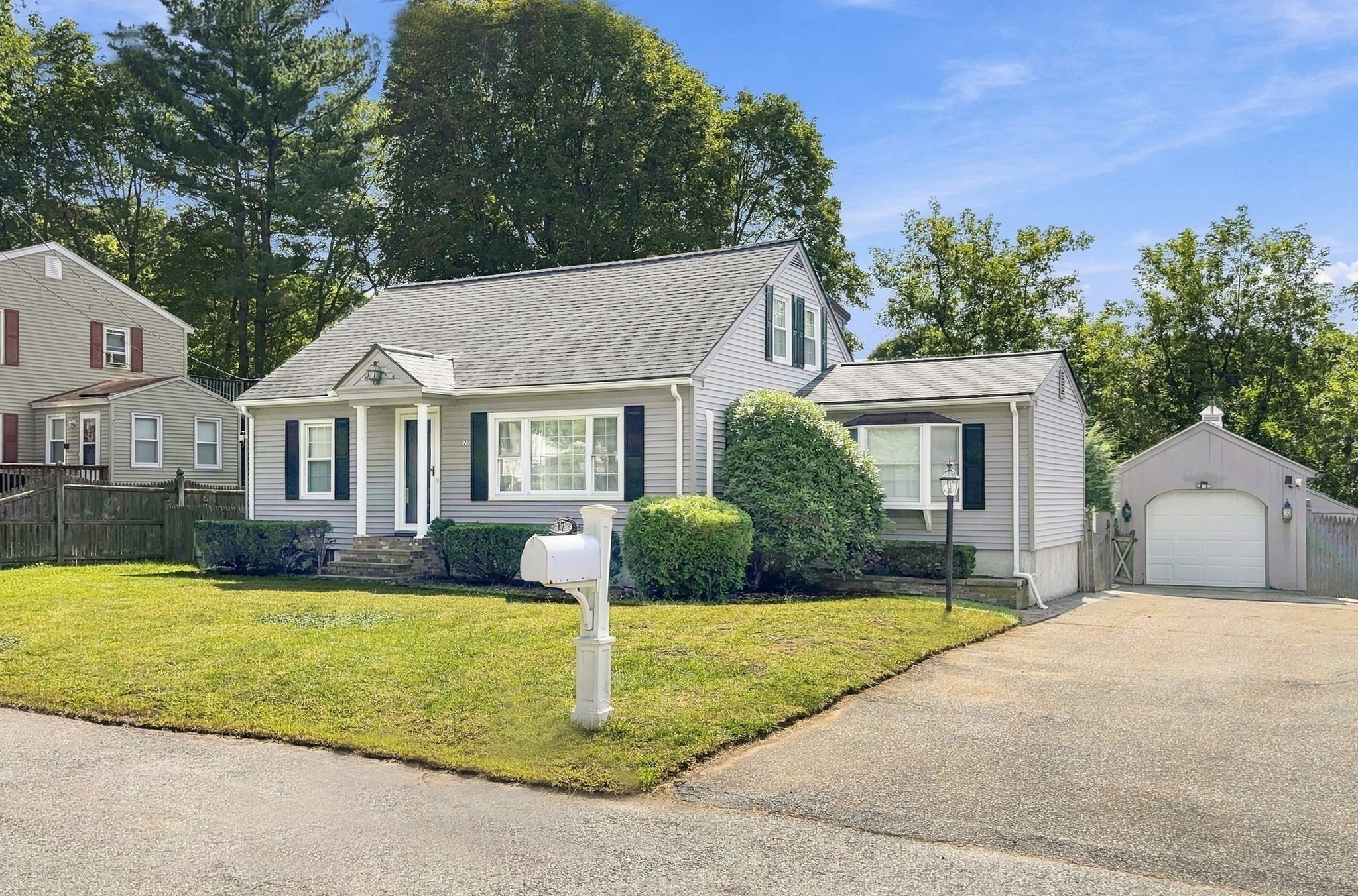 17 Elise Ave — photo