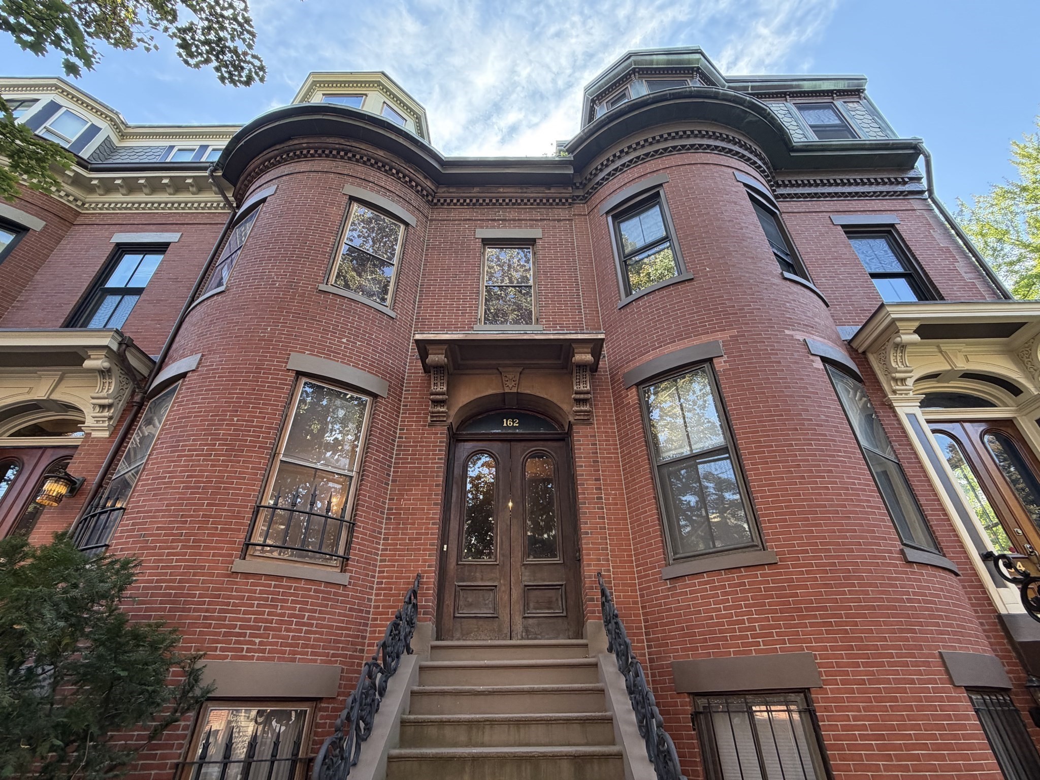 162 W Newton Street — photo