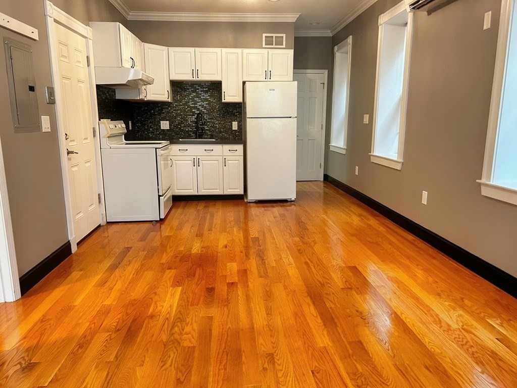 63 Frankfort #2F — photo