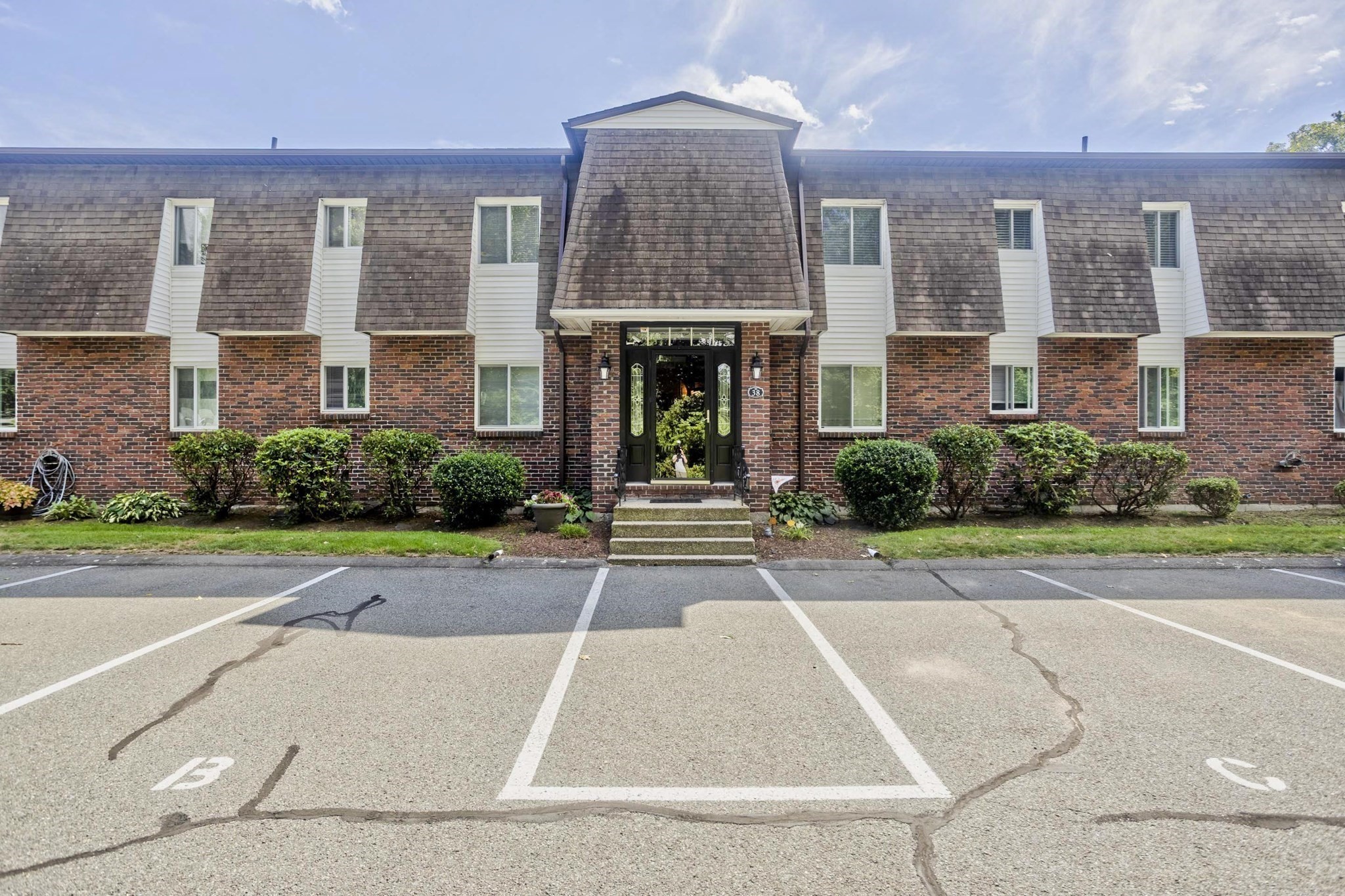 20 Lawrence Ave #38C — photo