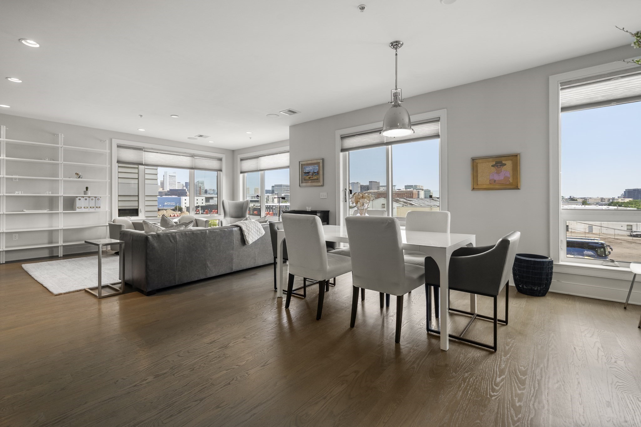 407 W First St #302 — photo