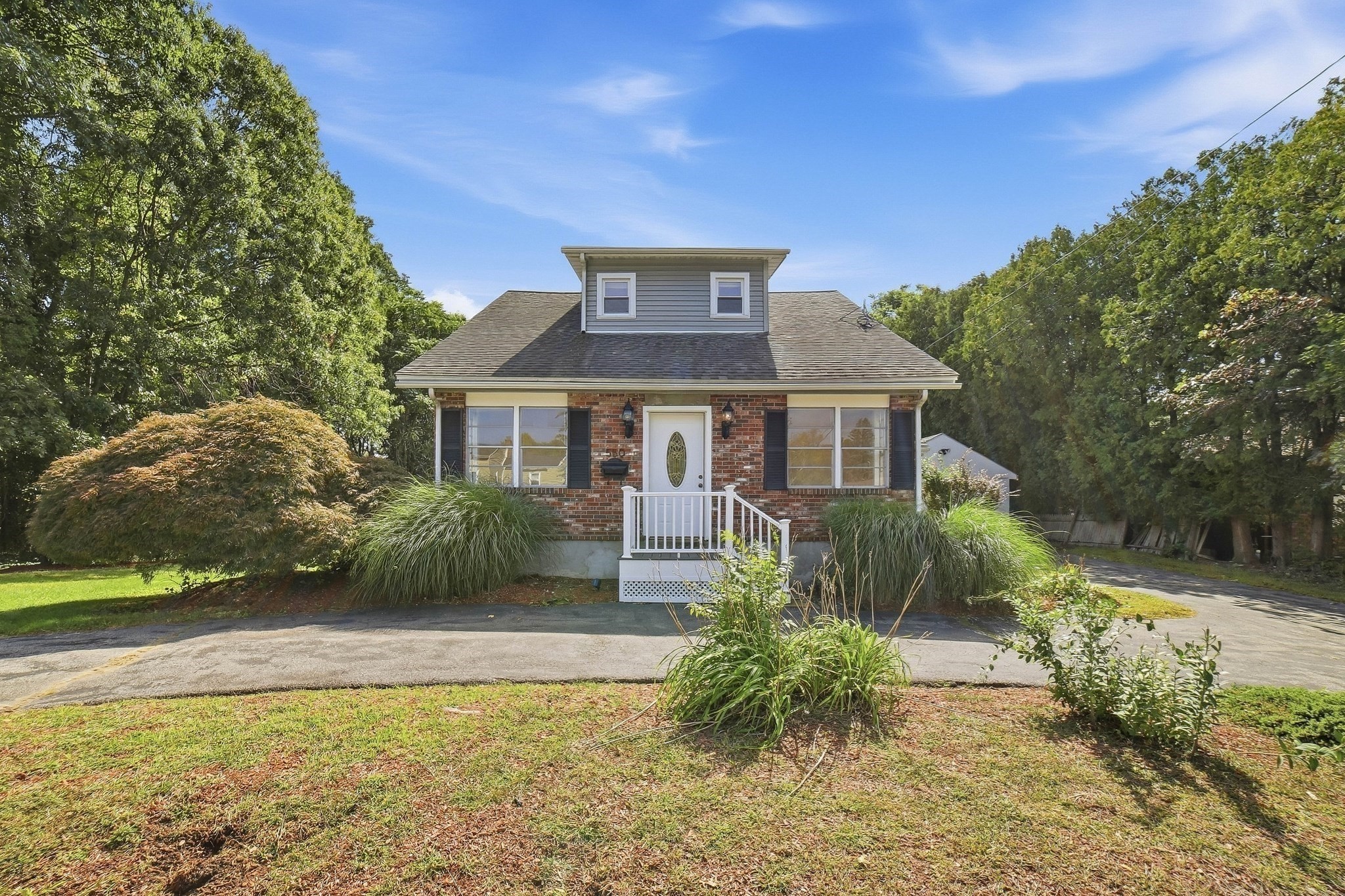 550 Sunderland Road — photo