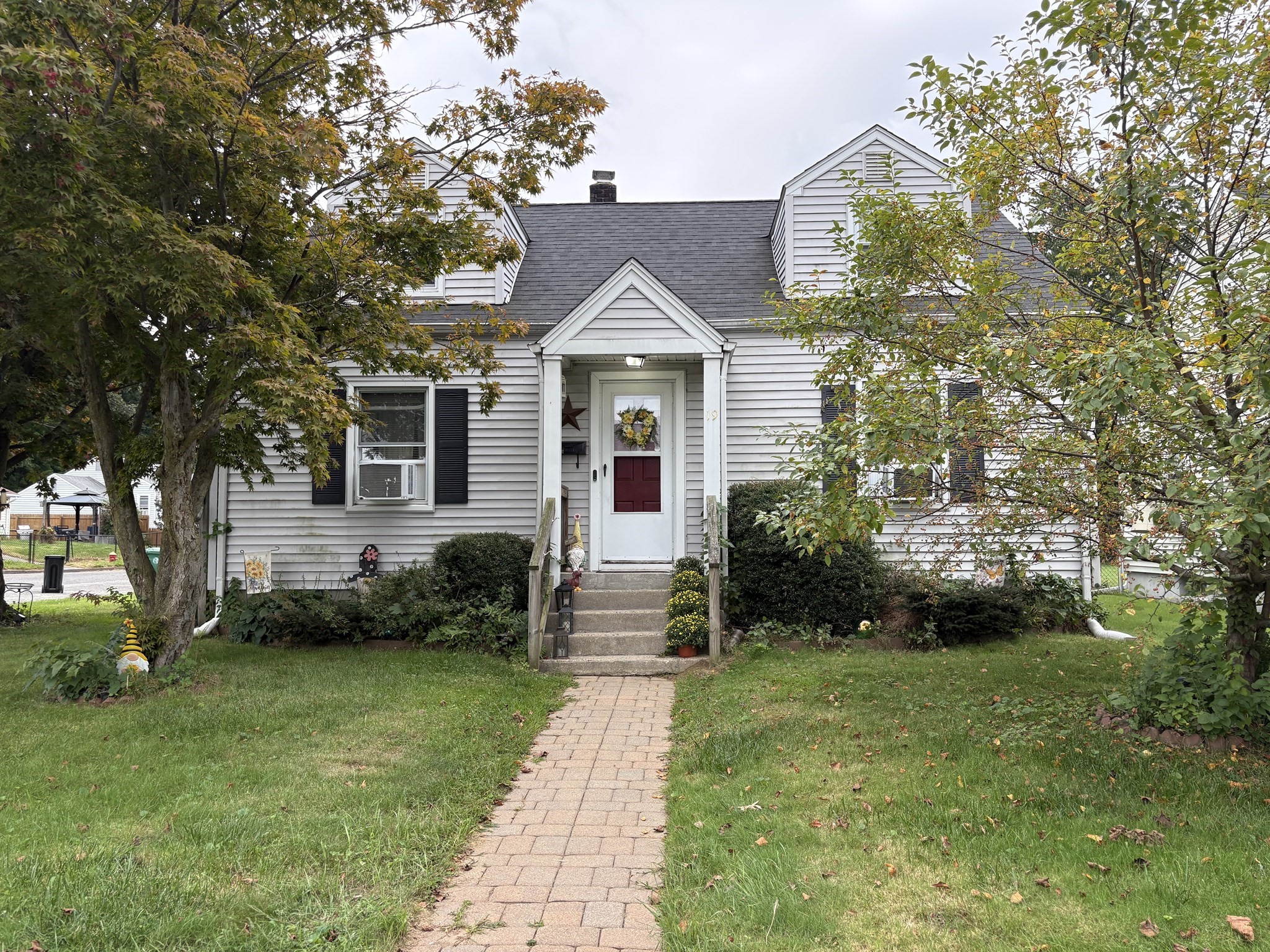19 Magnolia Ter — photo