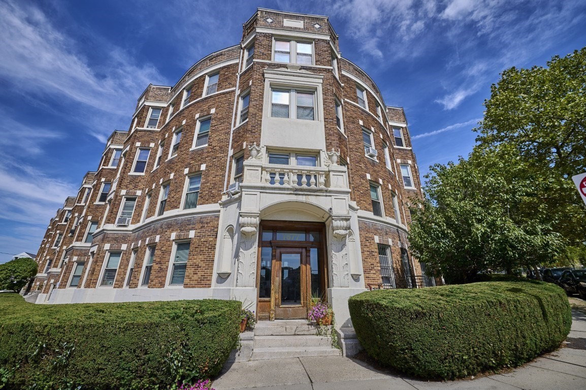 1677 Commonwealth Ave #12 — photo