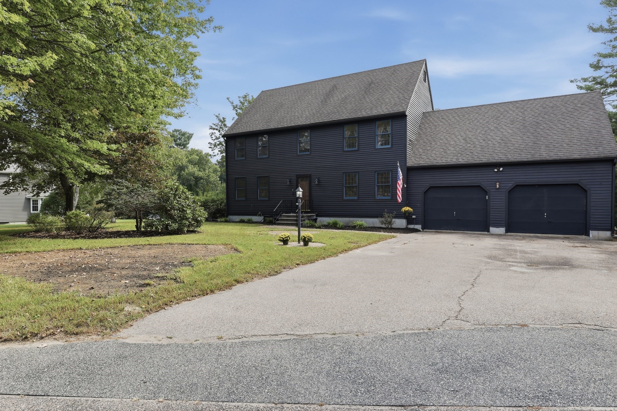 6 Laurel Road — photo