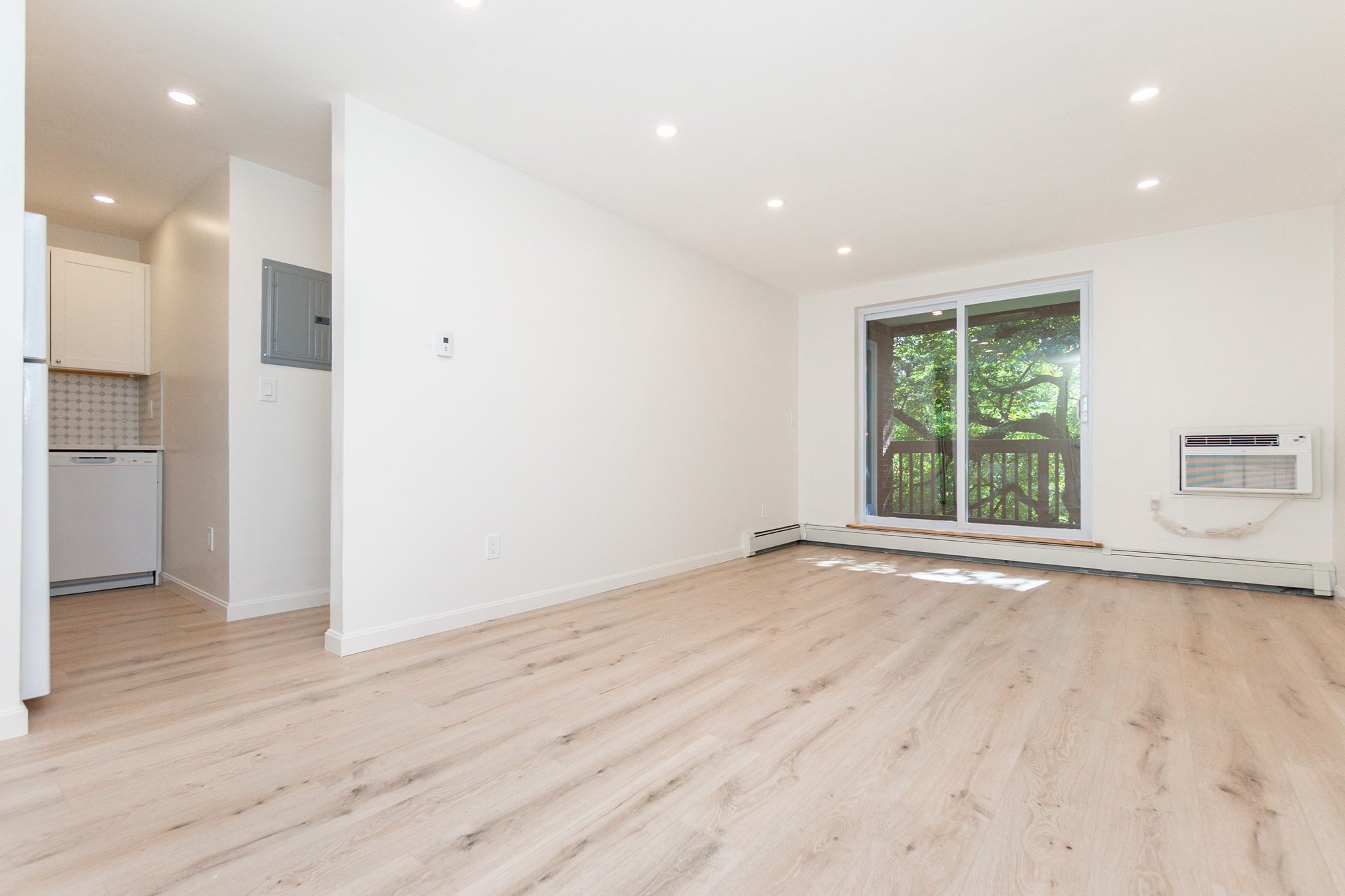 142 Kenrick #23 — photo