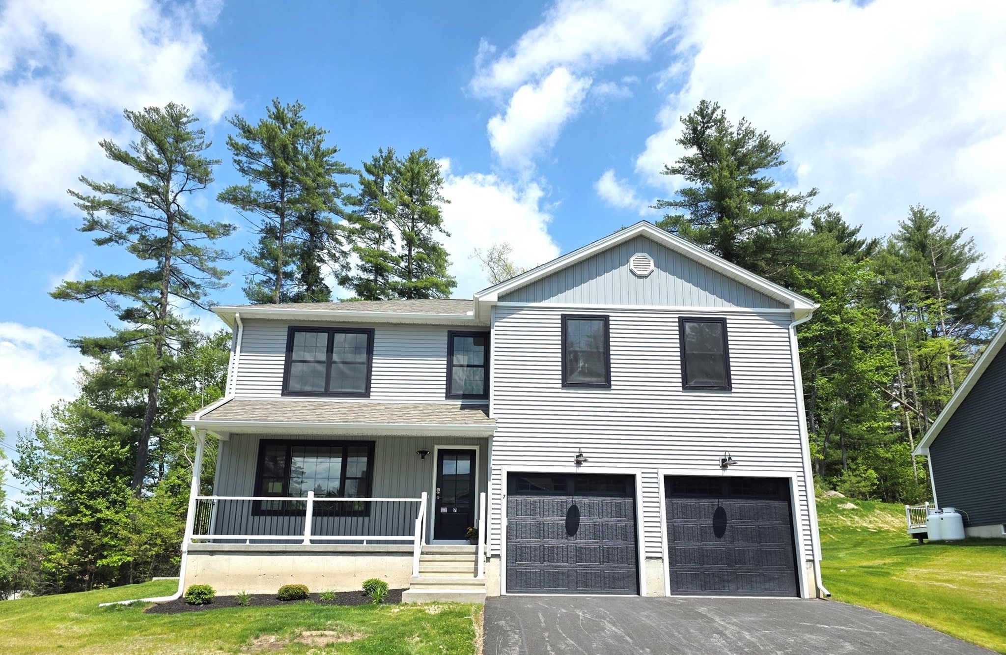 7 High Bluff — photo