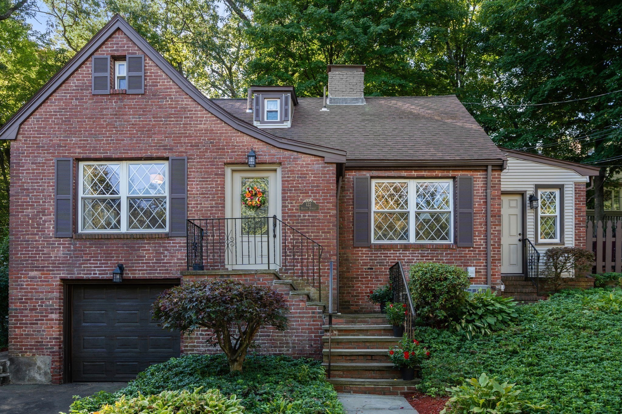 122 Austin St — photo