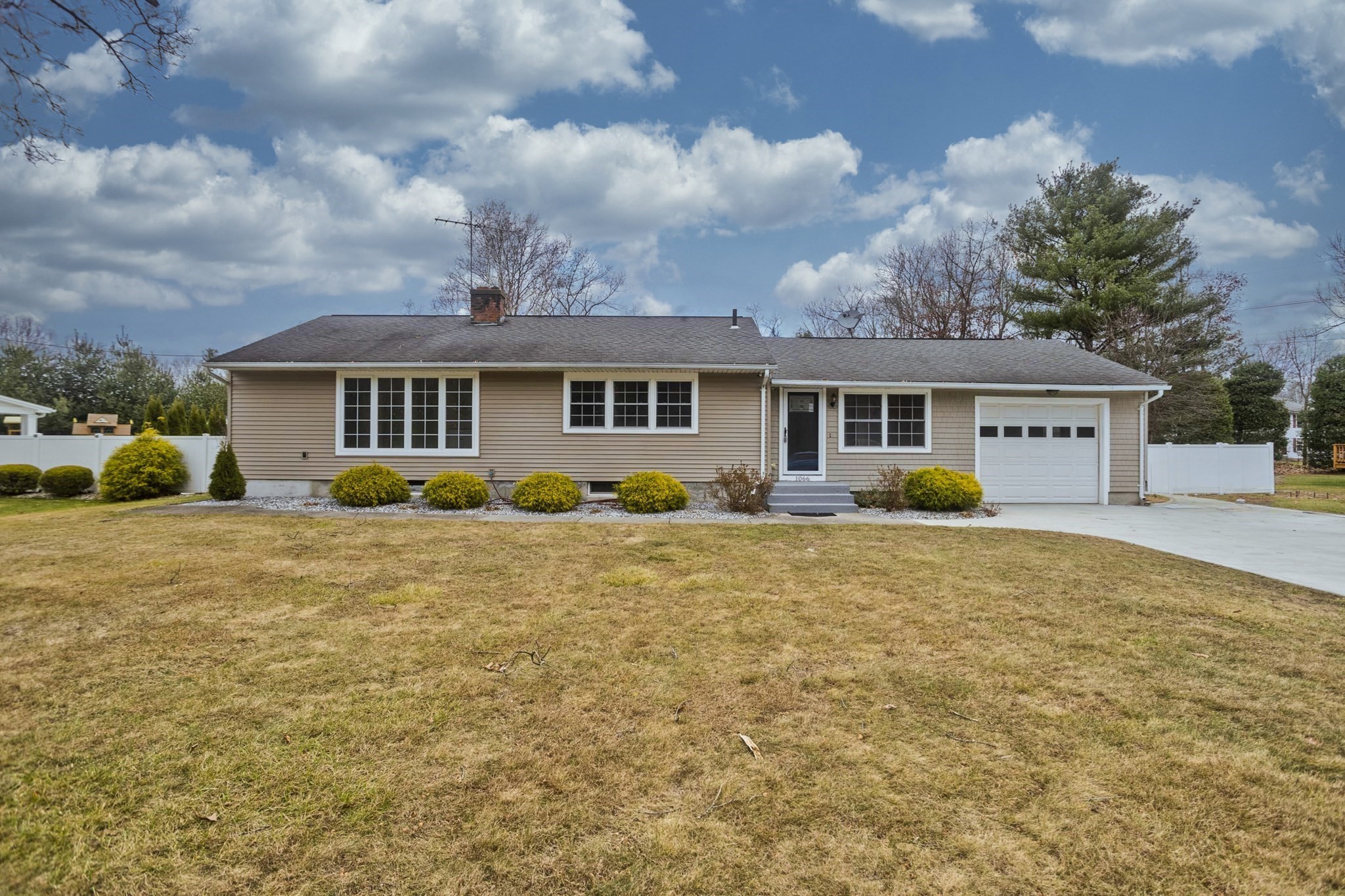 1066 Piper Road, West Springfield, MA 01089 — photo 2
