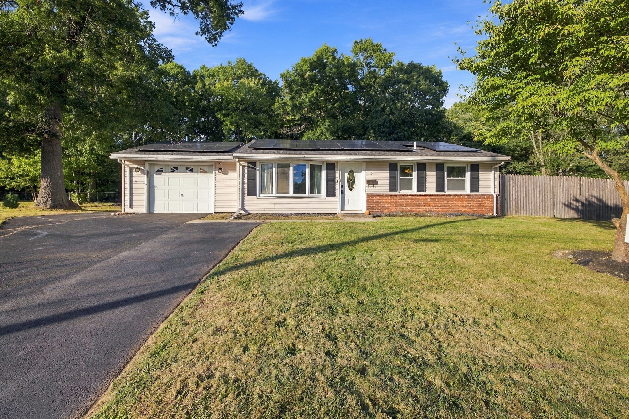 19 Waleco Rd — photo