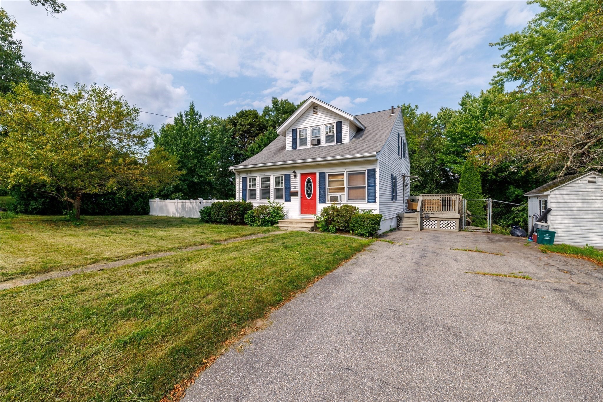22 Oneida, Worcester, MA 01606 — photo 2