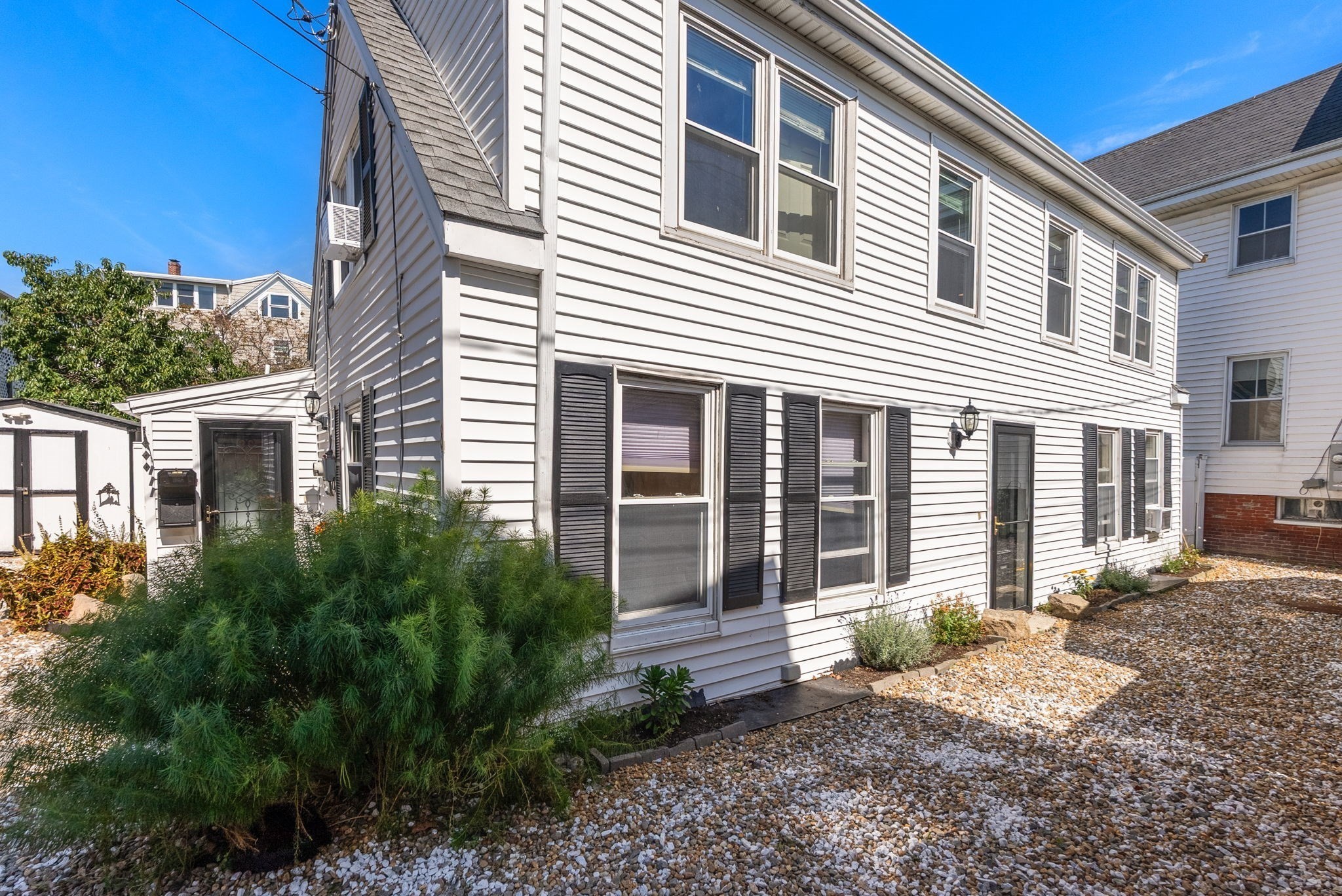 8 Lewis Court — photo