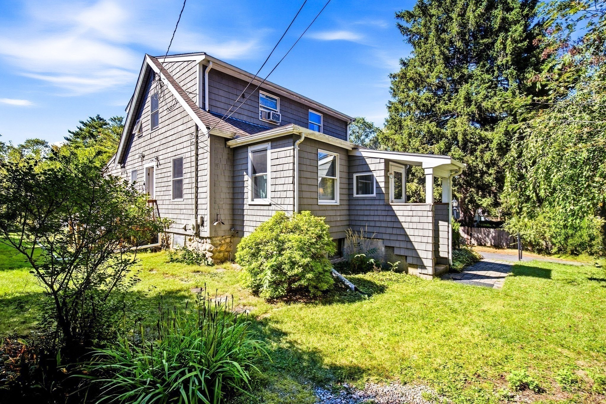 329 Sumner St — photo