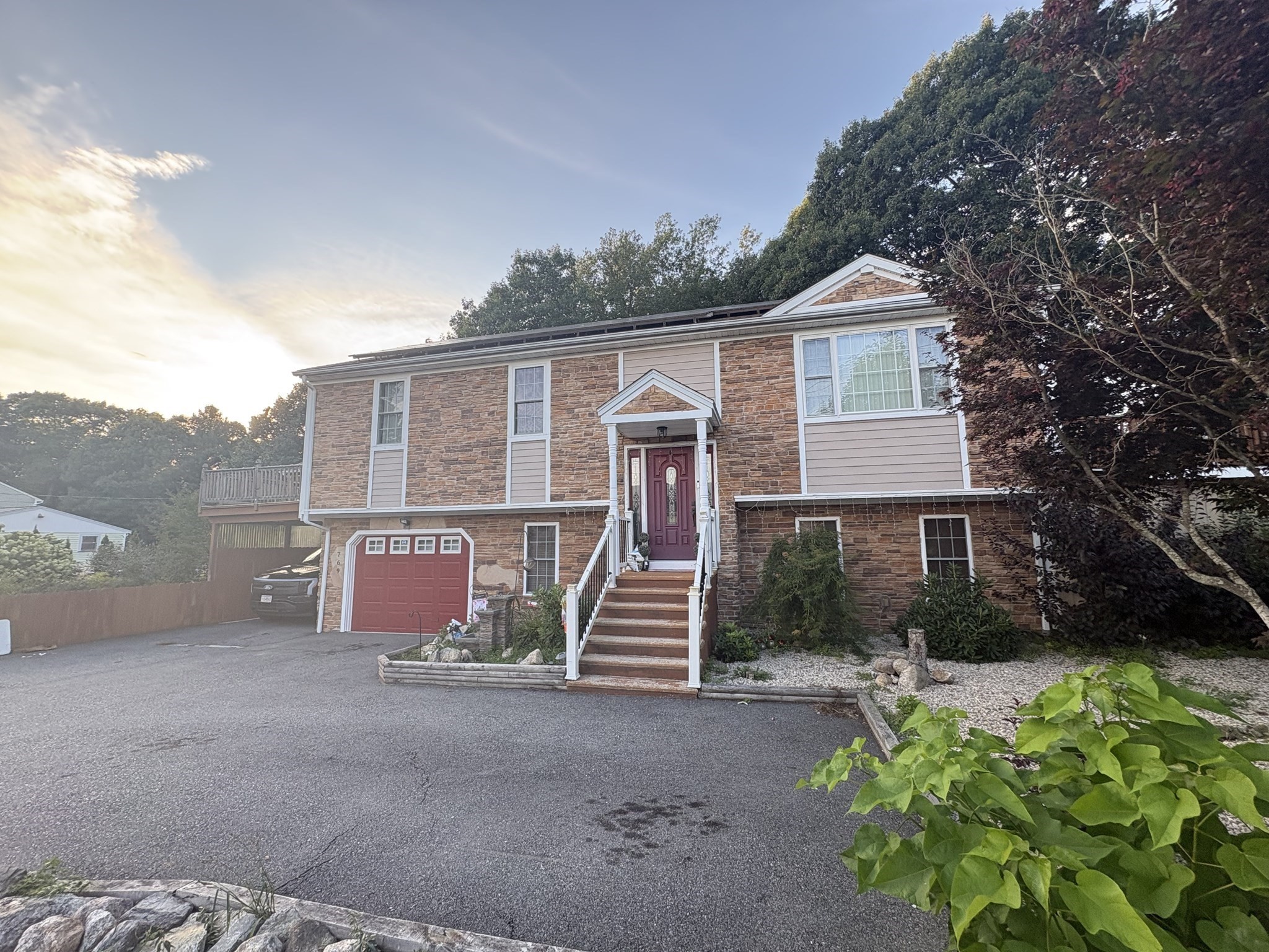 769 New Plainville Rd — photo
