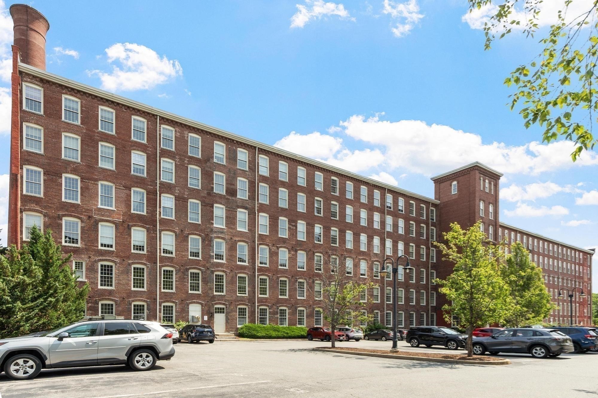 52 Lawrence Dr #M504 — photo