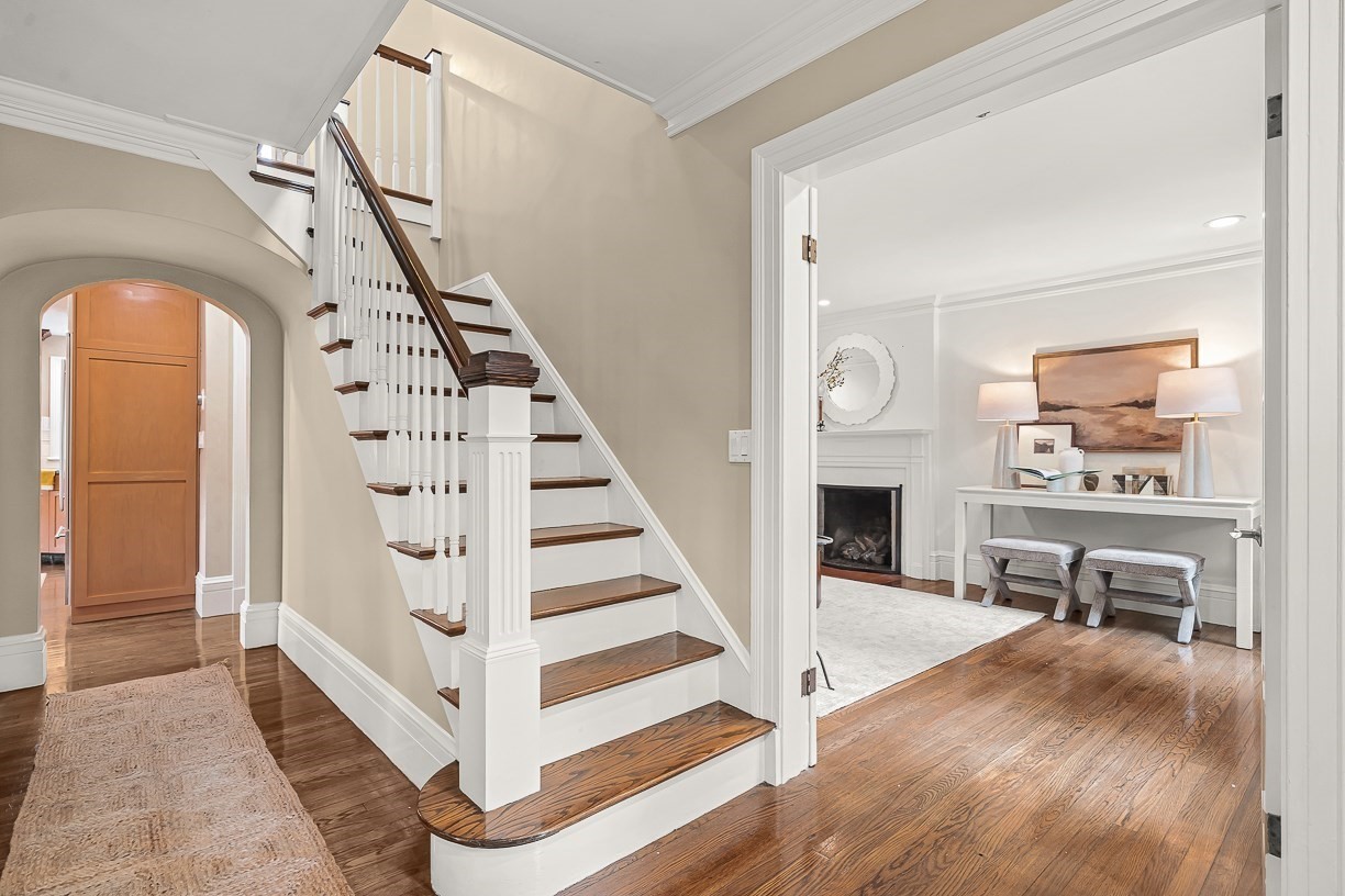 8 Tennyson Road, Wellesley, MA 02481 — photo 2