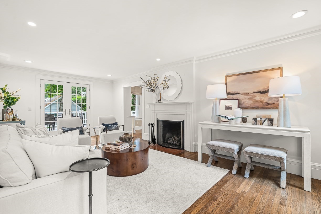 8 Tennyson Road, Wellesley, MA 02481 — photo 3