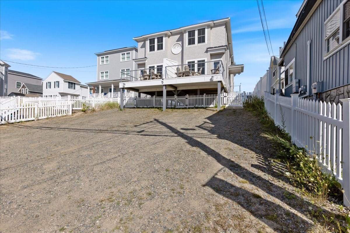 220 North End Blvd. #2 — photo