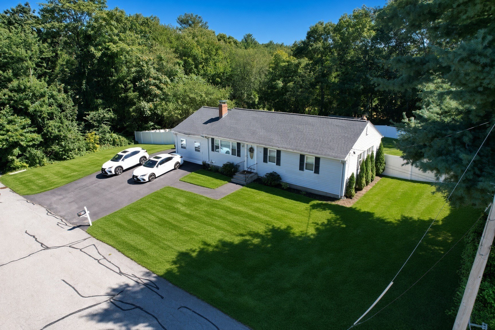 50 Ellen Rd — photo
