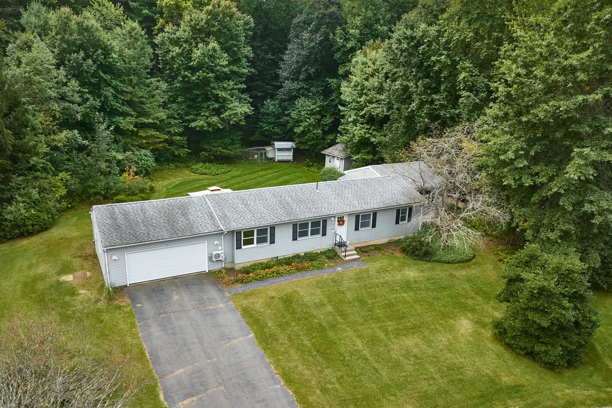 50 Deepwoods Dr. — photo