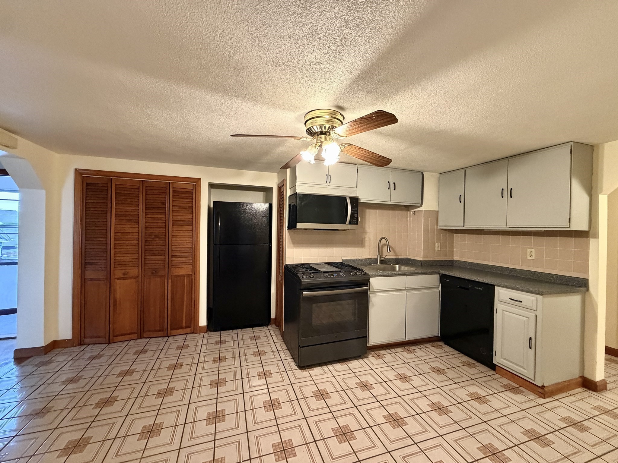 11 Jefferson St #3 — photo