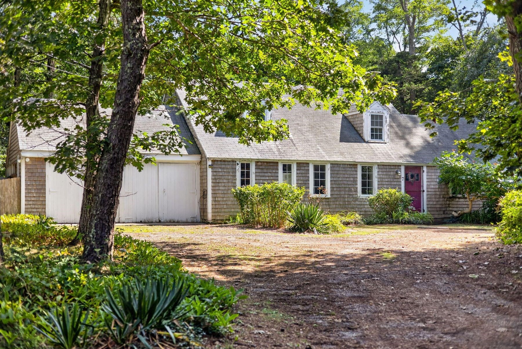 7 Carmen Ln — photo