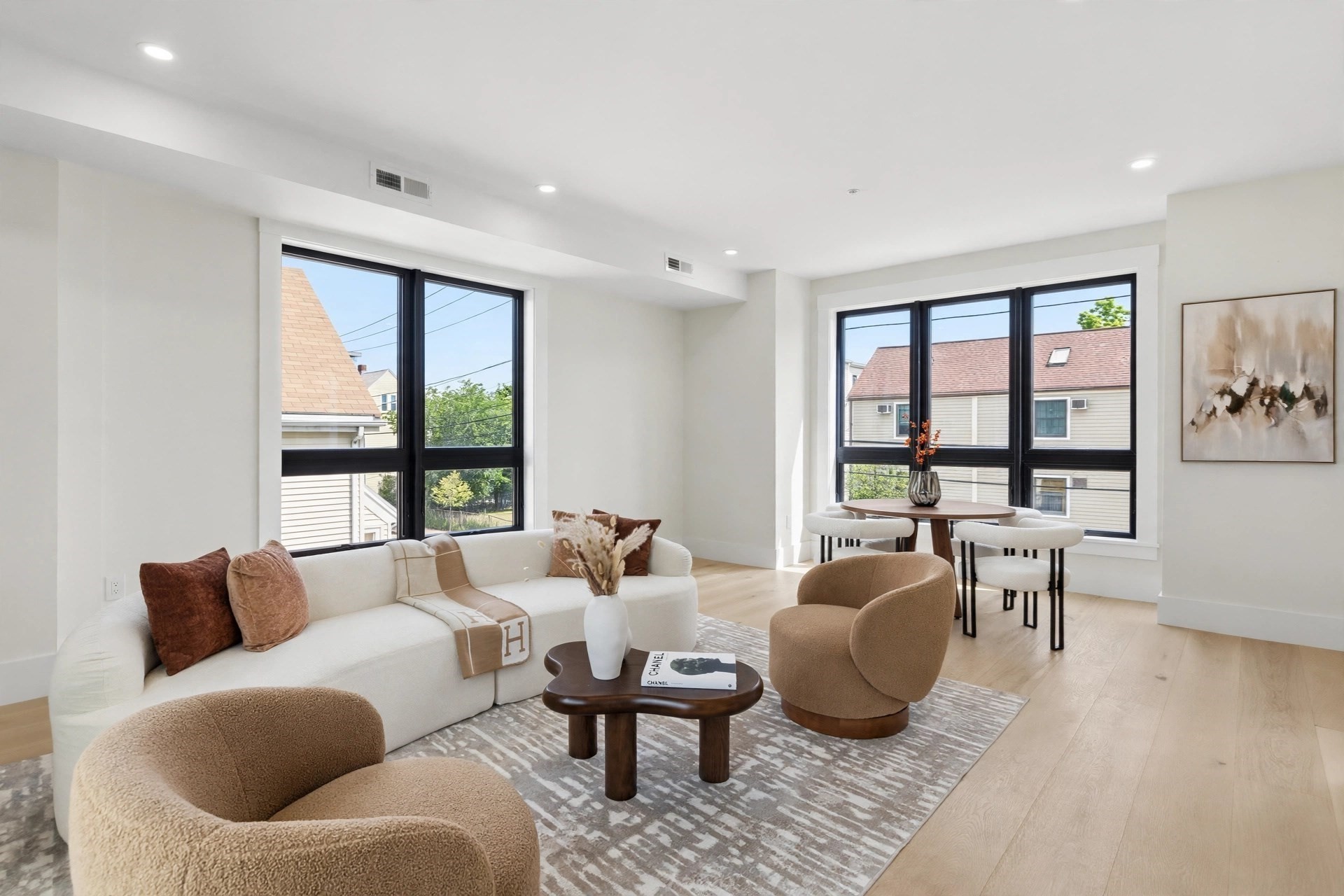 17 Holmes #2R — photo