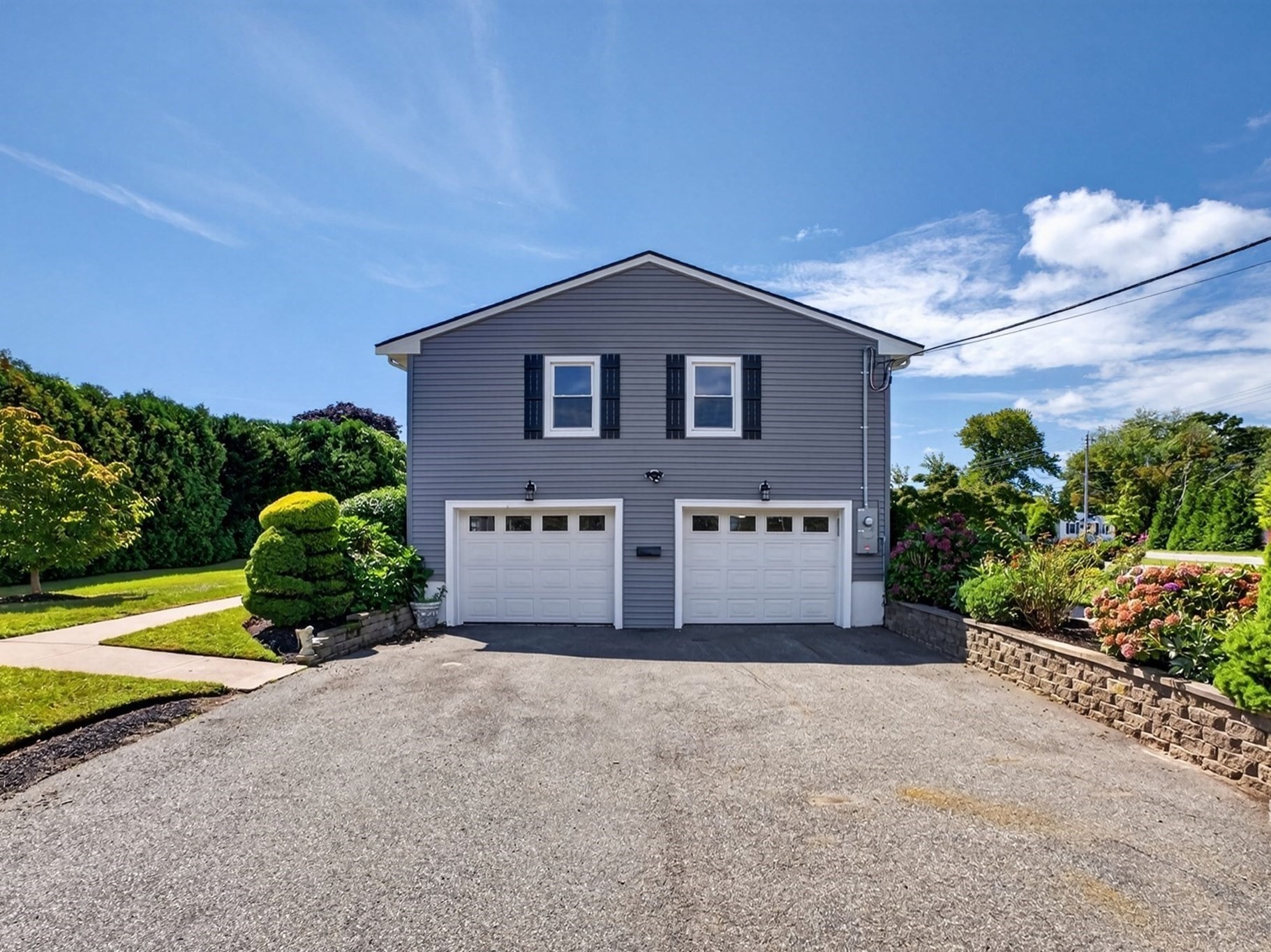 585 N Eastern Avenue, Fall River, MA 02720 — photo 2