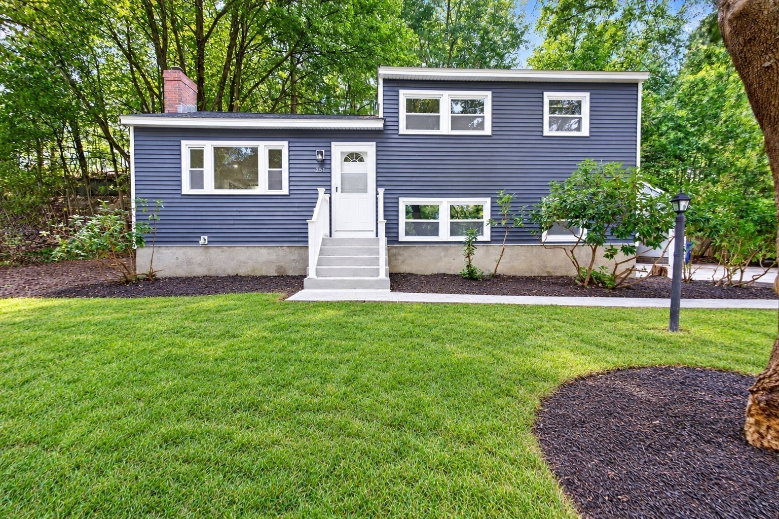 251 Winn St — photo