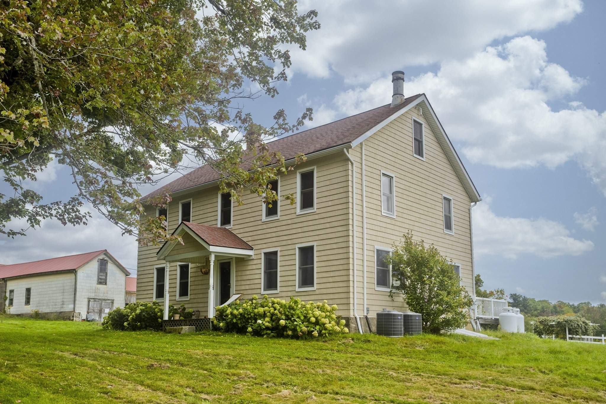 54 Gibbs Rd — photo