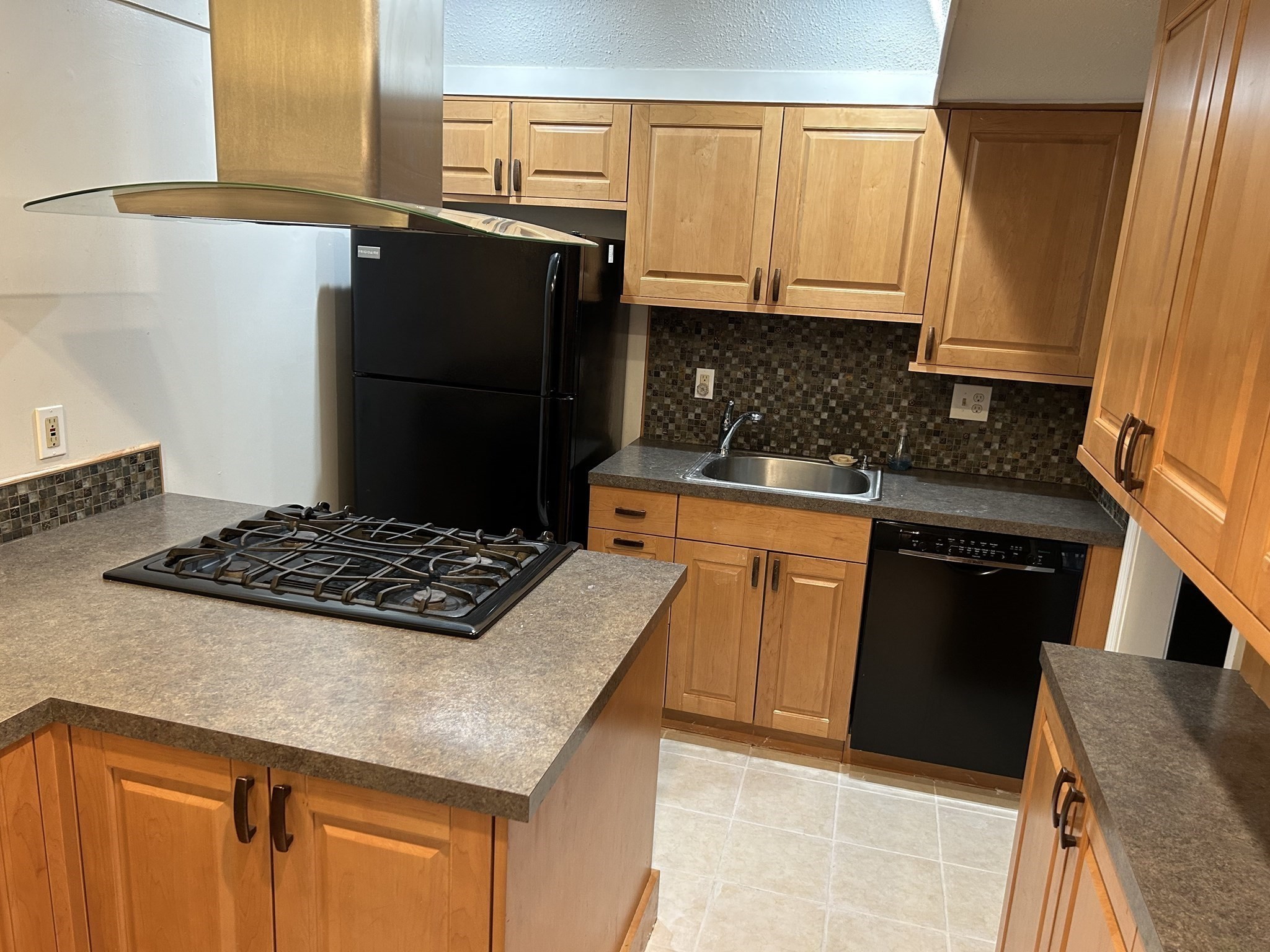 40 Halifax E, Springfield, MA 01108 — photo 3
