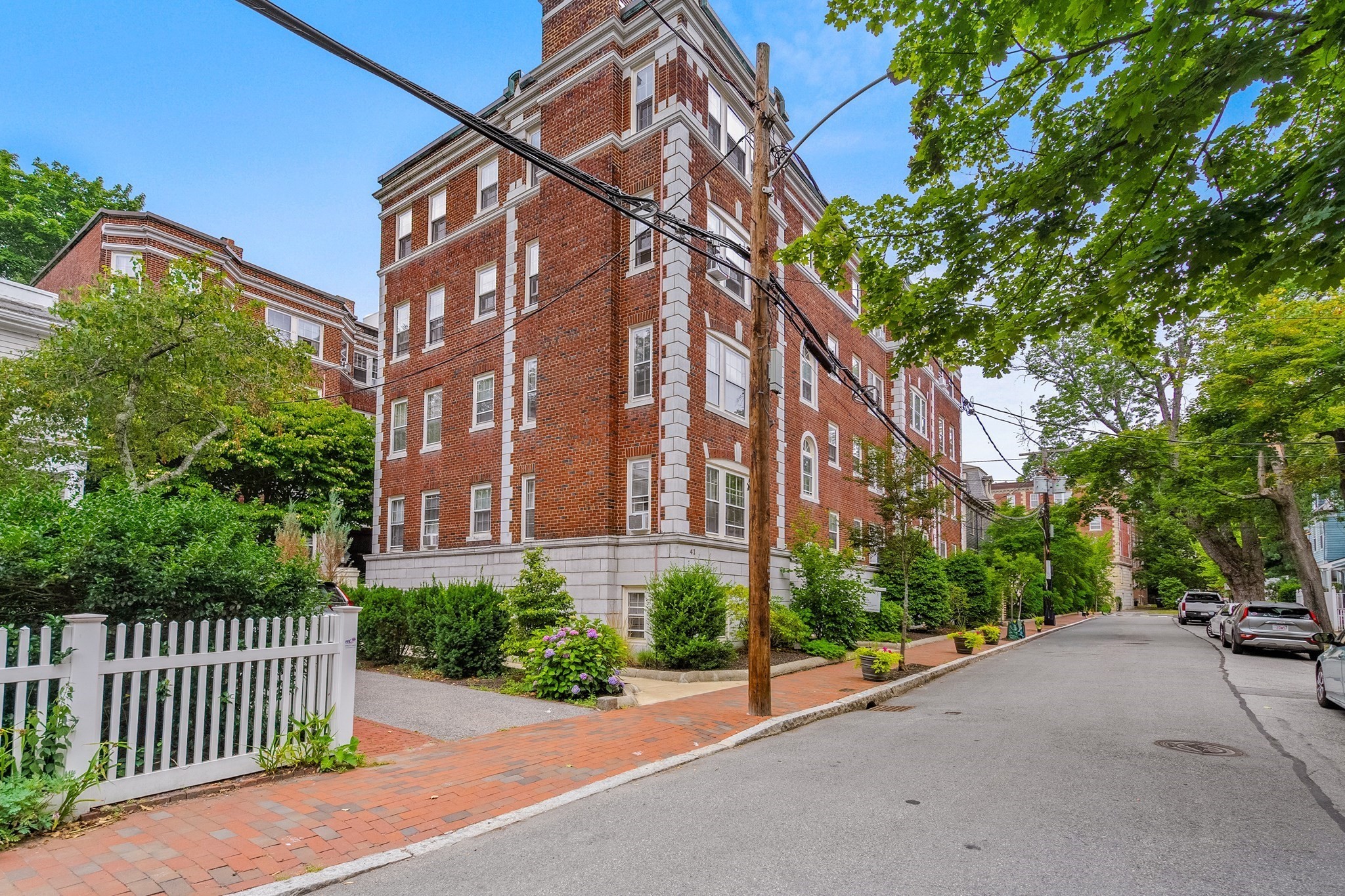 41 Bowdoin St #25 — photo