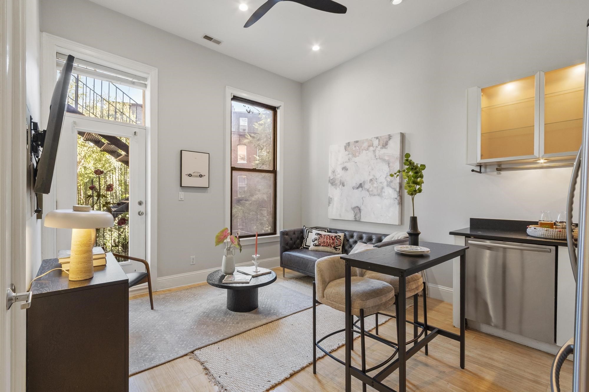 290 Columbus Ave #5 — photo