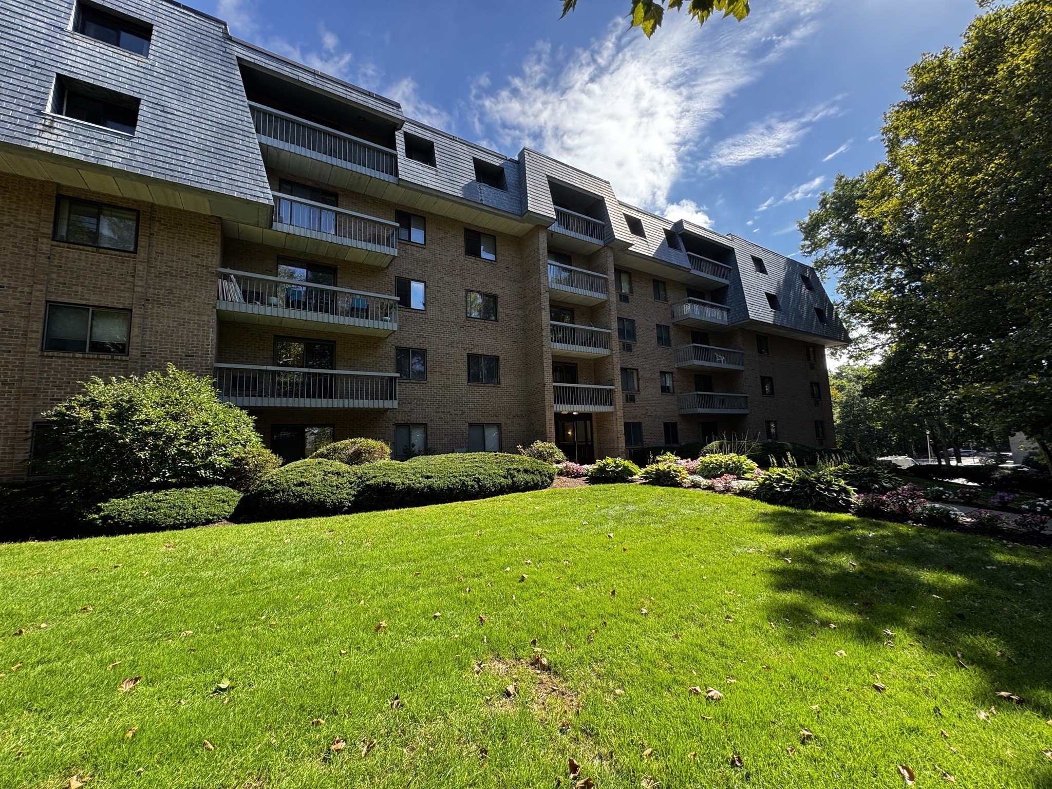 65 Commons Dr #602 — photo
