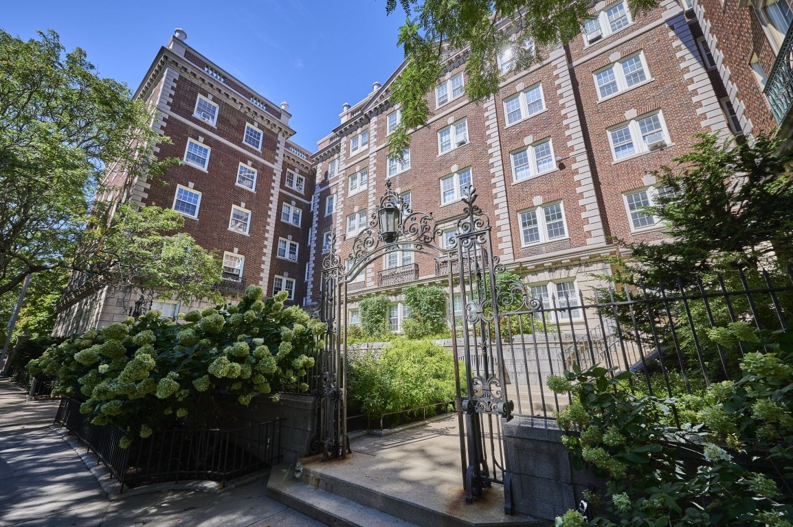 7 Arlington St #4 — photo