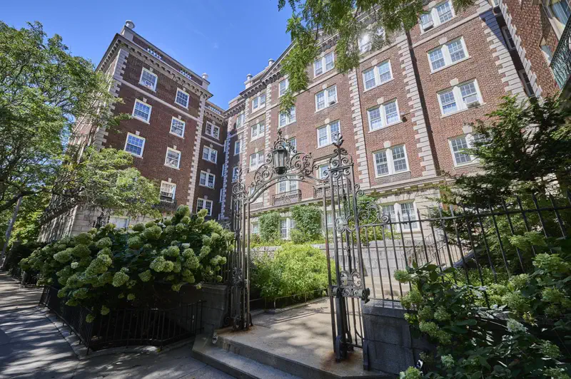 7 Arlington St #4 — photo