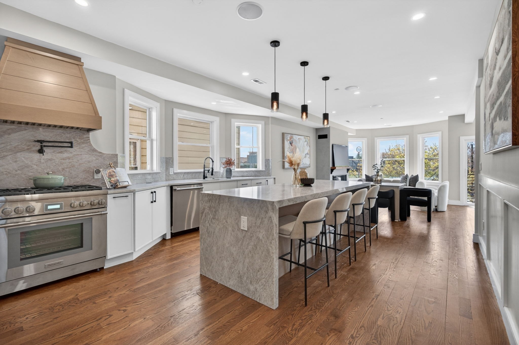 557 Somerville Ave #2 — photo
