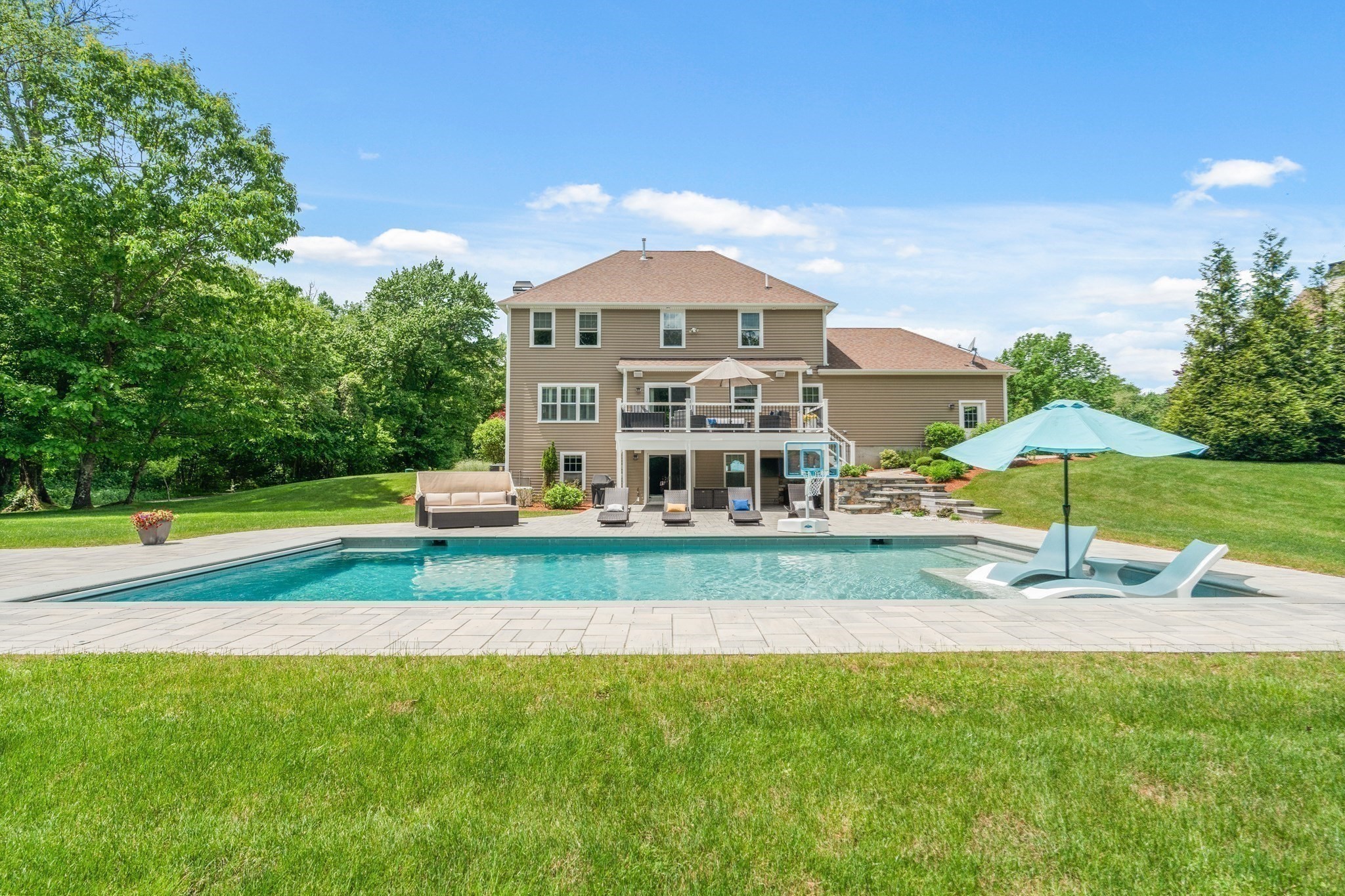5 Clinton Dr — photo