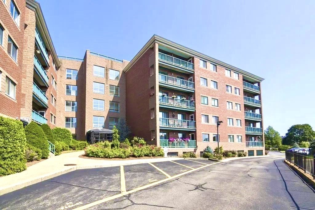 50 South Common St #403 — photo
