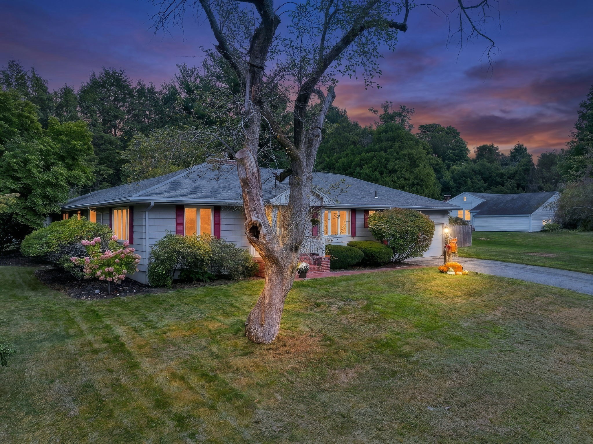 14 Forbes Ln — photo
