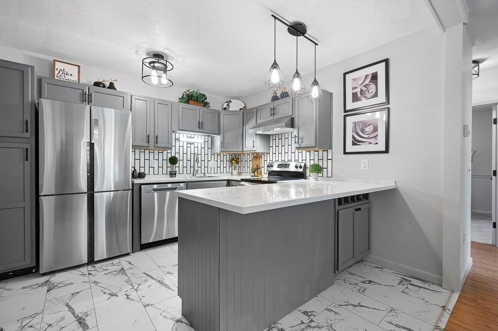 75 Leonard #75 — photo