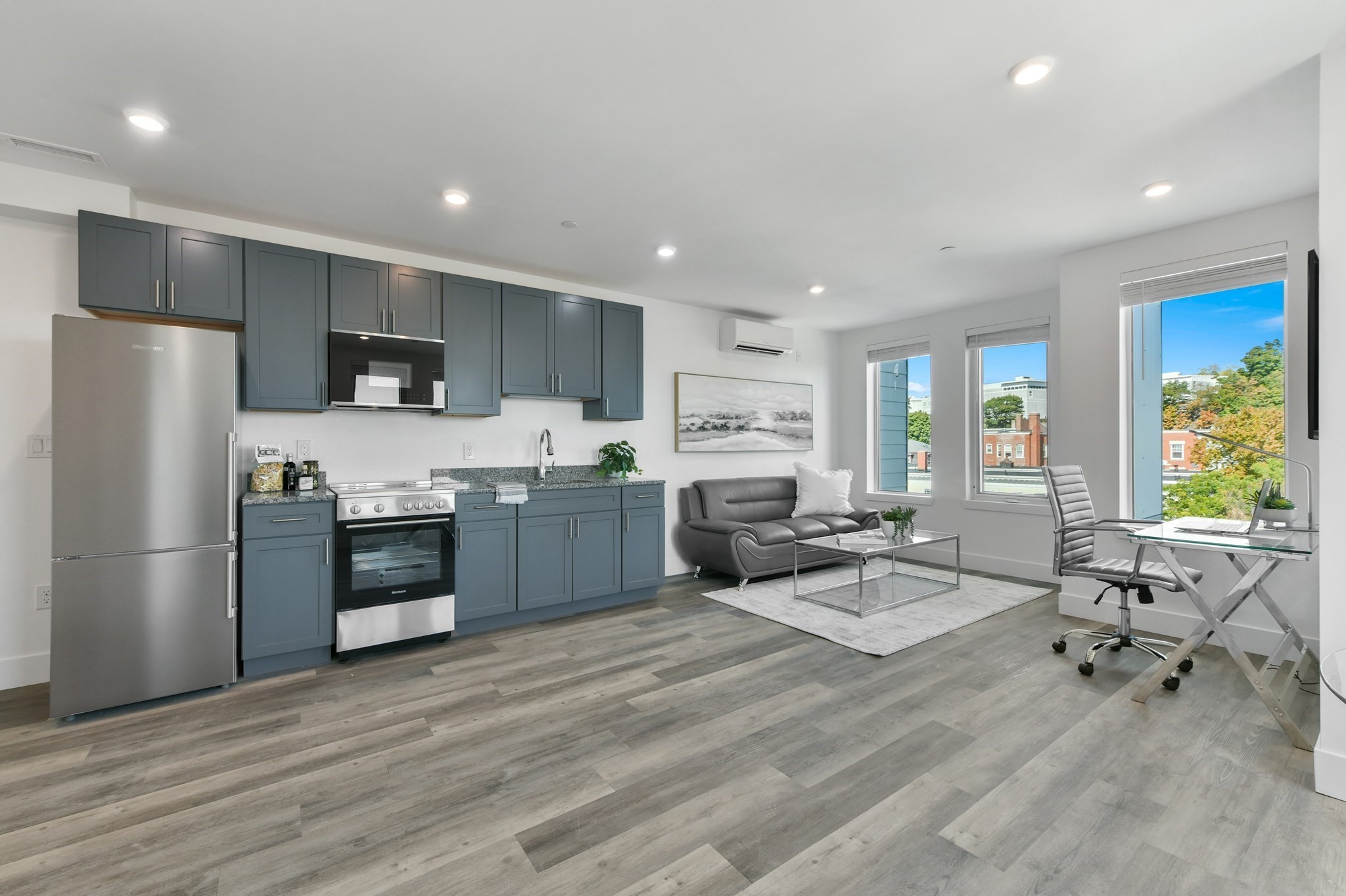 585 Essex St #516 — photo