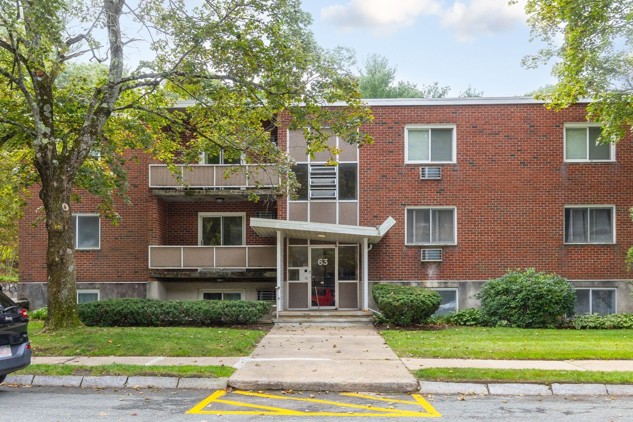 63 Lionel Ave #C — photo