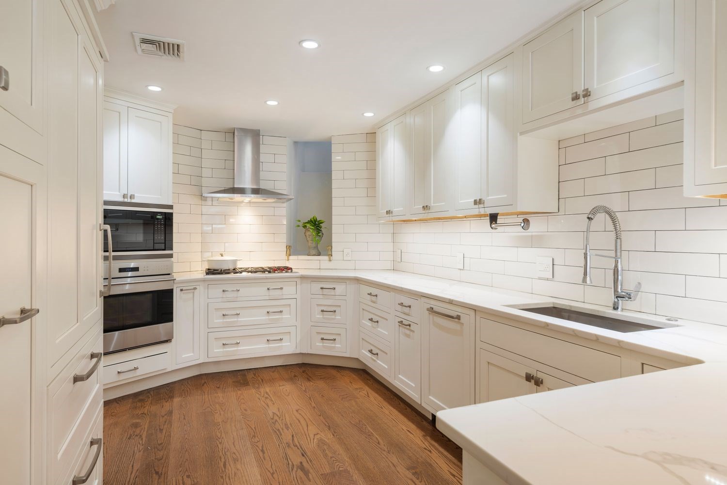 38 Rutland Sq #1 — photo