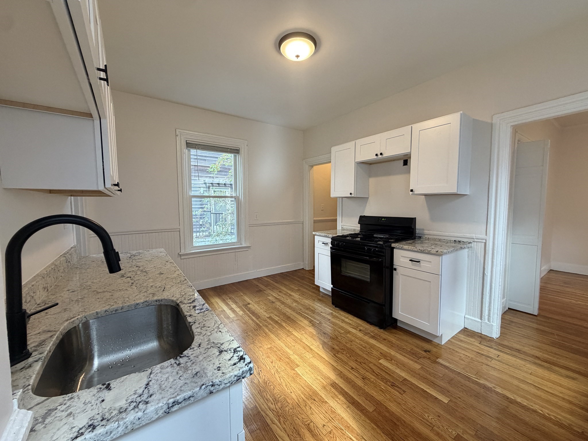 327 Columbia St #2 — photo