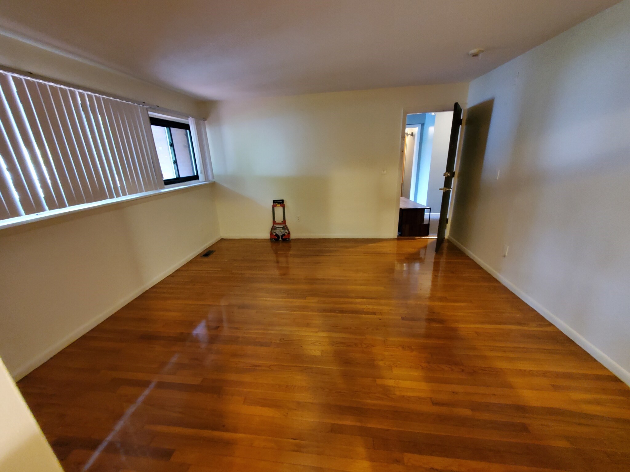 182 Central #01 — photo