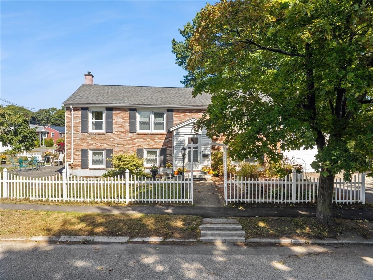 116 Running Brook Road, Boston, MA 02132 — photo 2