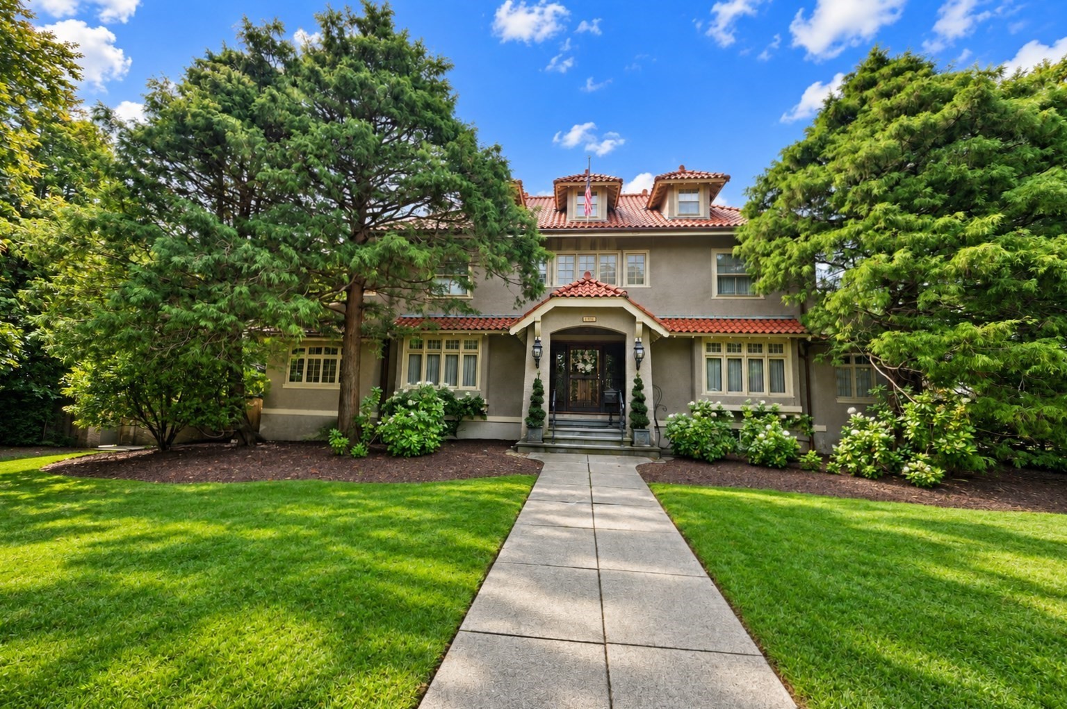 131 Fair Oaks Park — photo