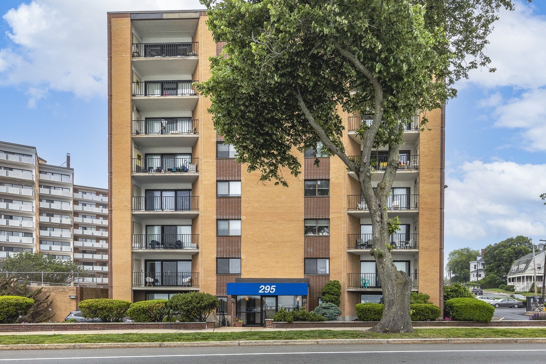 295 Lynn Shore Drive #403 — photo