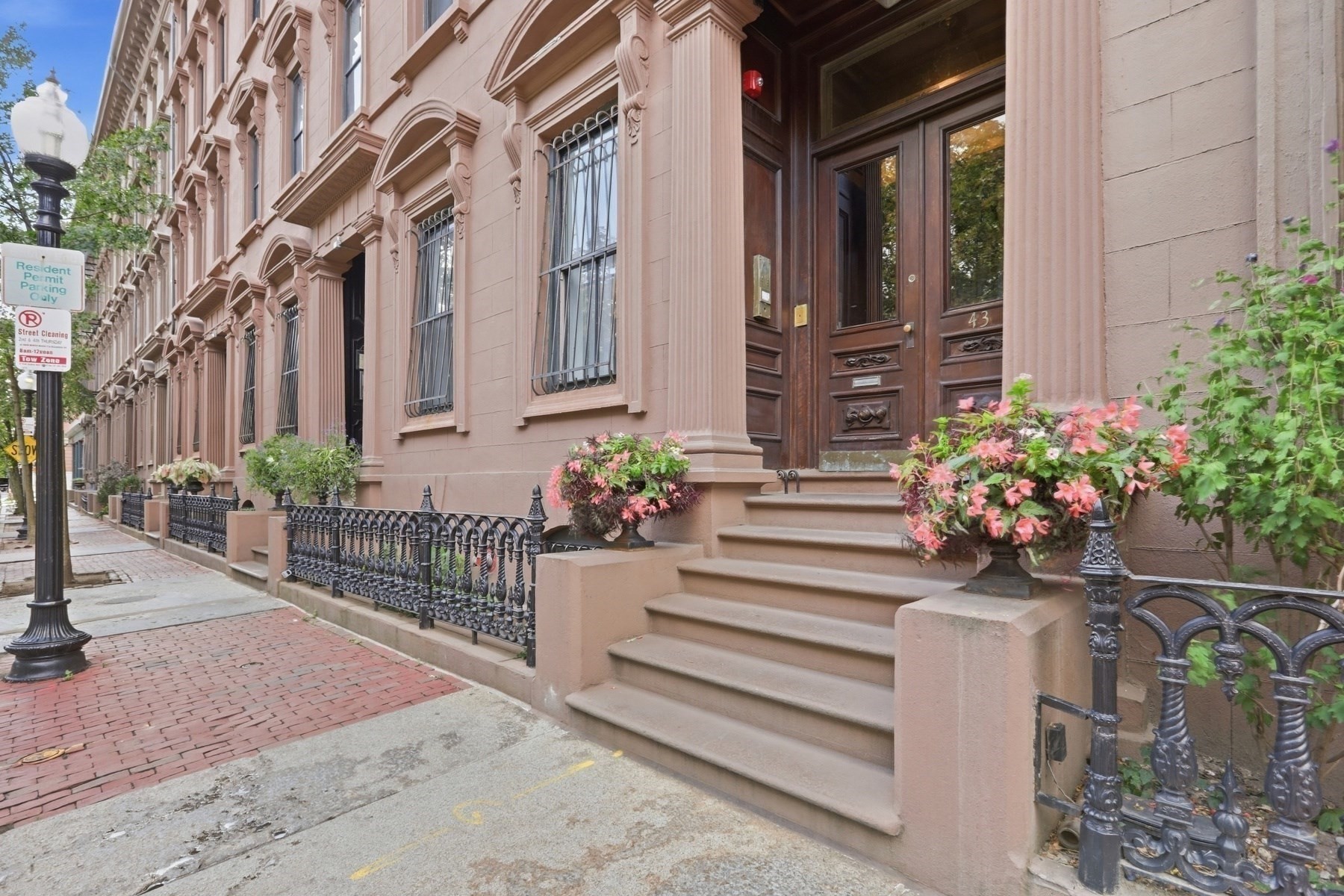 43 W. Newton Street #10 1-10 — photo